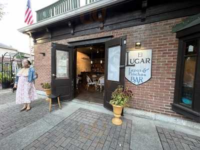 El Lugar
