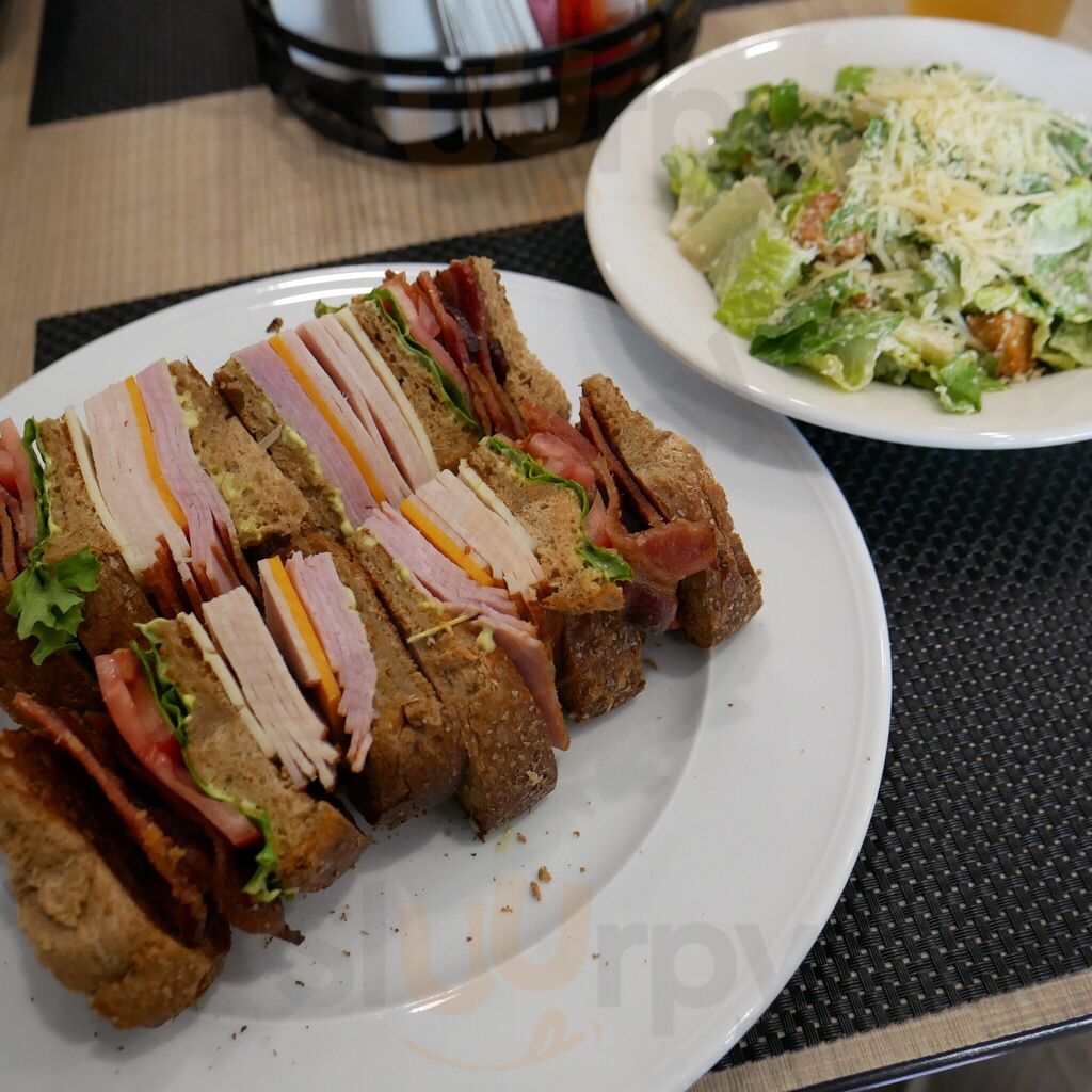 Palettes Gallery And Bistro