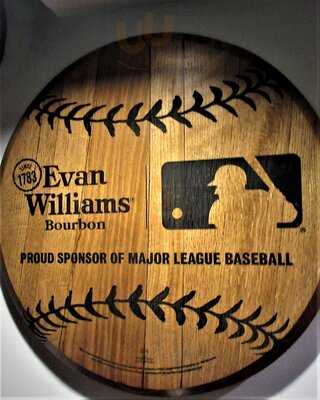 The Lou Eats & Drinks