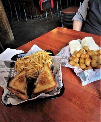 The Lou Eats & Drinks