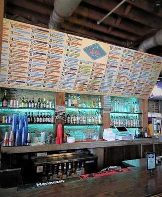 The Lou Eats & Drinks