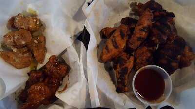 Wing Daddy's Sauce House