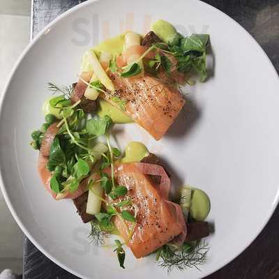 Vino's Trattoria & Pub