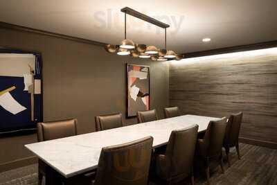 82fifty Restaurant And Bar