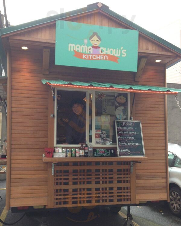 Mama Chow's Kitchen