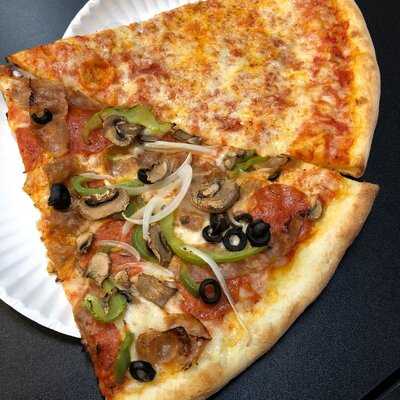 Rocco's Ny Pizza & Pasta On Da Strip