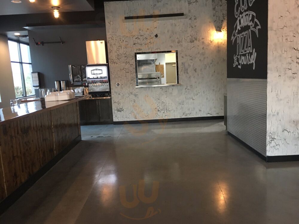 Aviator Pizza & Drafthouse