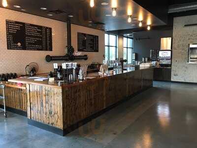 Aviator Pizza & Drafthouse