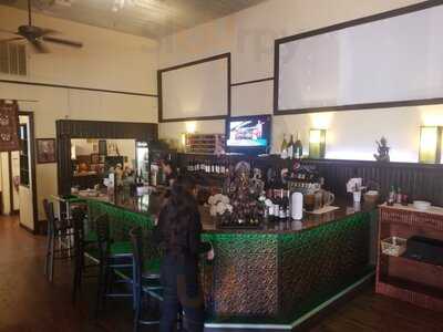 Yaya's Thai Restaurant And Sushi Bar