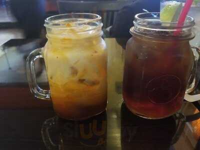 Yaya's Thai Restaurant And Sushi Bar