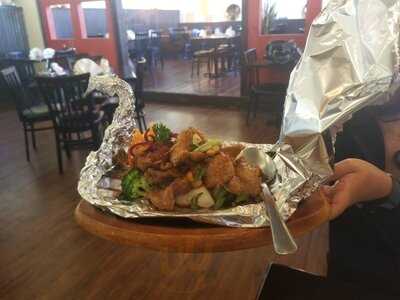 Yaya's Thai Restaurant And Sushi Bar