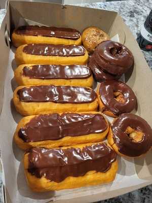 Baker's Dozen Donuts