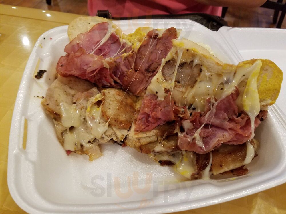 Sam's Town Sports Deli