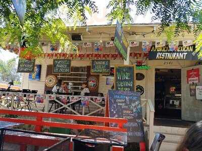 Living Room Cafe And Bistro