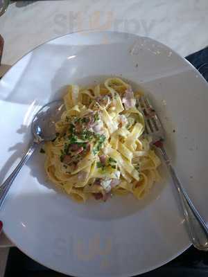 Nicola Brick Oven Kitchen