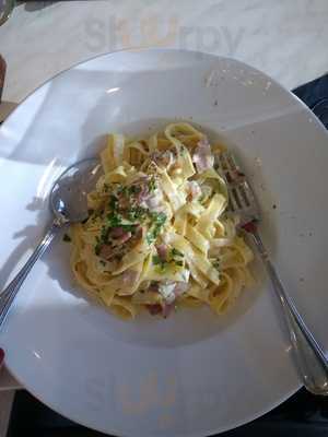 Nicola Brick Oven Kitchen