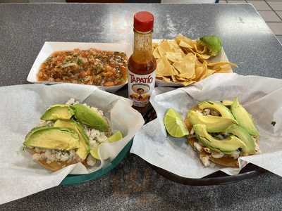 Los Tacos