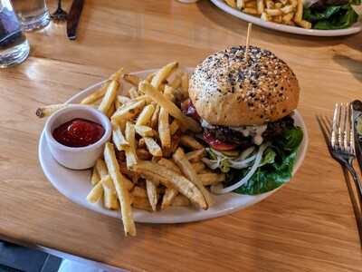 Red Dog Restaurant & Bar