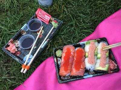 Osaka Sush & Fresh Fruit Smoothies