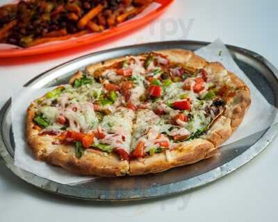 Bakari's Pizza Lounge