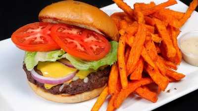 Bakari's Pizza Lounge