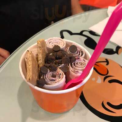 Freezing Cow Rolling Ice Cream