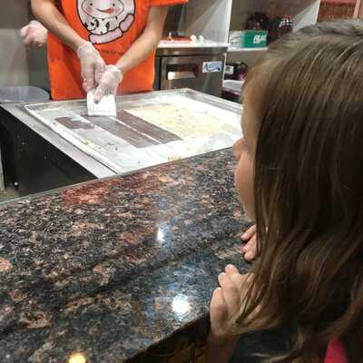 Freezing Cow Rolling Ice Cream