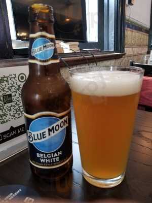 Kelliann's Bar And Grill