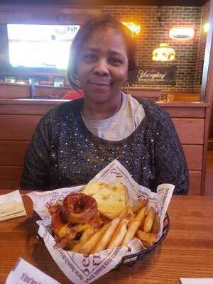 Beer Barrel Pizza & Grill