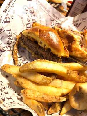 Beer Barrel Pizza & Grill