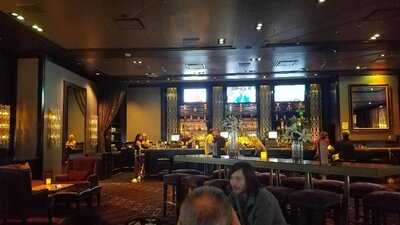 Lily Bar & Lounge At The Bellagio Hotel