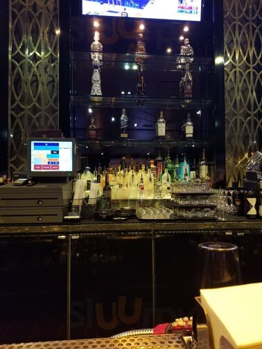 Lily Bar & Lounge At The Bellagio Hotel