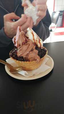 Golden Spoon Frozen Yogurt