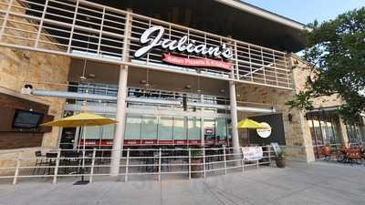 Julian's Pizzeria & Kitchen