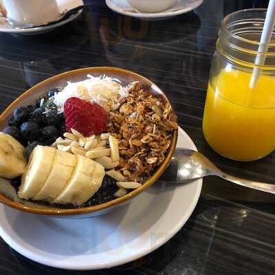 Kanela Breakfast Club