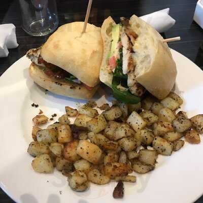 Kanela Breakfast Club