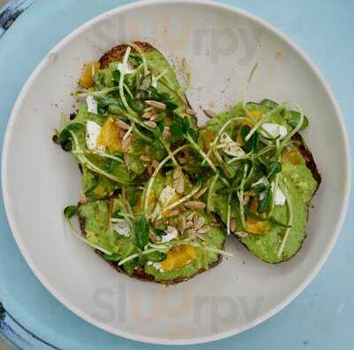 Left Coast Food + Juice