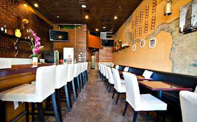 Pera Uptown Wine Bar