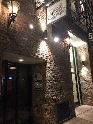 Louie's Bar And Grill