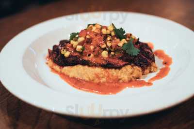 Louie's Bar And Grill