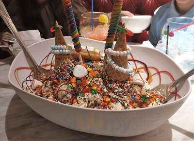 Sugar Factory Fashion Show