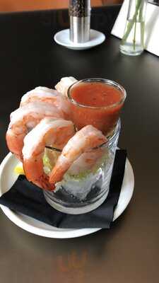 Xhibit Studio Kitchen & Bar