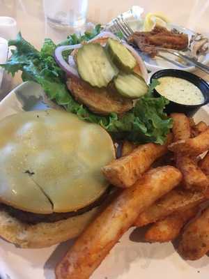 Myth Taverna And Lounge