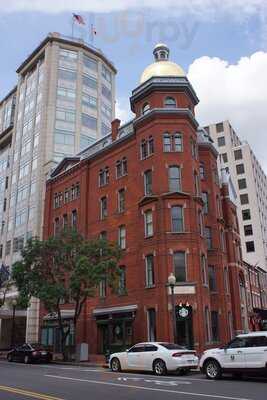 Starbucks - #325 7th St Nw