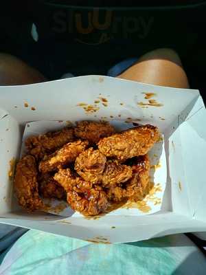 Lee's Famous Recipe Chicken