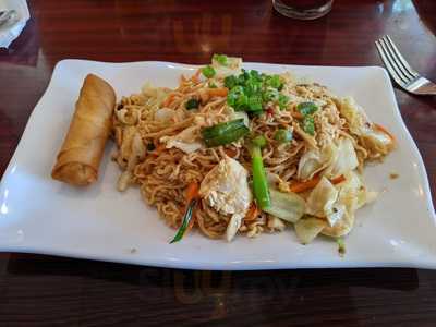 Thai Hut Bistro