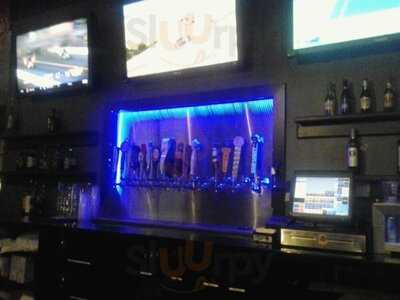 Field House Bar & Grill