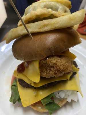 Salem Gyro & Submarine