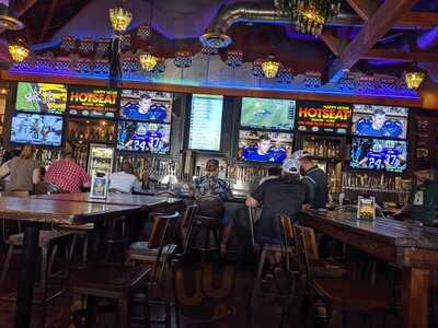 Pkwy Tavern Flamingo