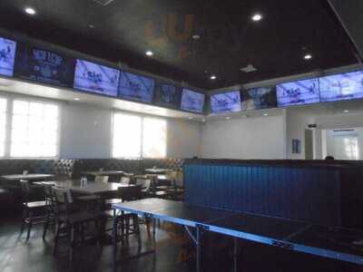 Pkwy Tavern Flamingo